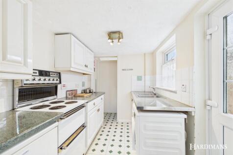 CAM03635G0-PR0106-STILL005.jpg