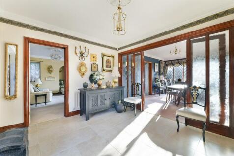 ACORN GROVE, 9 INTERNALS- (17).jpg