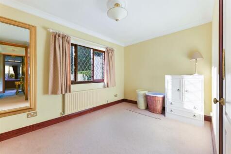 ACORN GROVE, 9 INTERNALS- (1).jpg