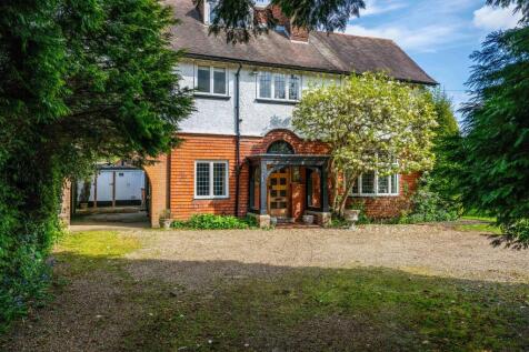 WALTON HEATH COTTAGE- (24).jpg
