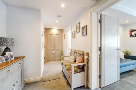 CHEQUERS LANE, CROWN HOUSE, FLAT 5 (23).jpg