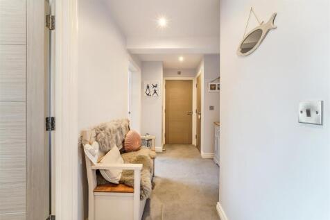 CHEQUERS LANE, CROWN HOUSE, FLAT 5 (24).jpg
