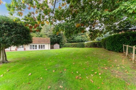 ELMORE ROAD, GLEBE COTTAGE- (15).jpg