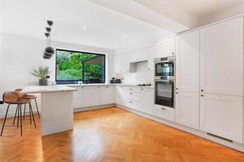 1249733894 - 43 Green Curve, SM7 - 63.jpg