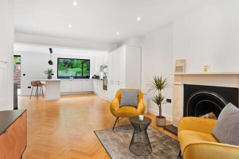 1249733894 - 43 Green Curve, SM7 - 70.jpg