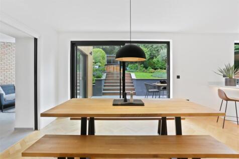 1249733894 - 43 Green Curve, SM7 - 78.jpg