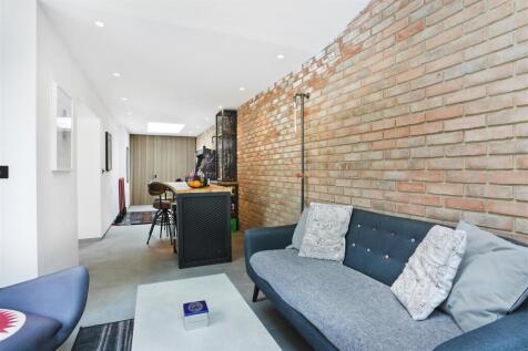 1249733894 - 43 Green Curve, SM7 - 86.jpg