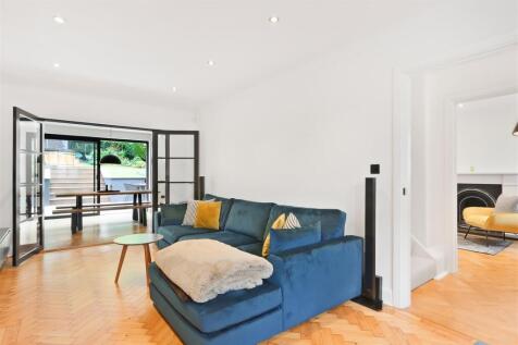 1249733894 - 43 Green Curve, SM7 - 80.jpg