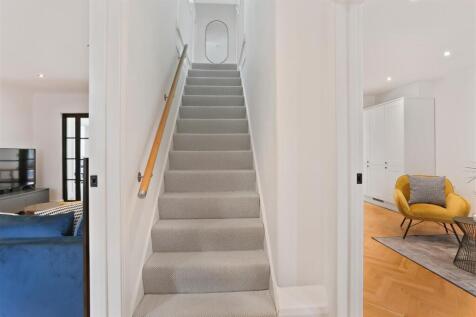 1249733894 - 43 Green Curve, SM7 - 82.jpg