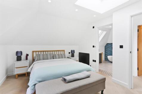 1249733894 - 43 Green Curve, SM7 - 25.jpg