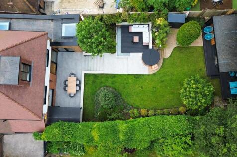 1249733894 - 43 Green Curve, SM7 - 5.jpg