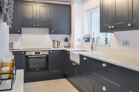 ATROBUS CLOSE, 1- (16).jpg