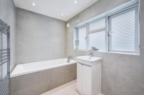 Atrobus close bathroom 1.png