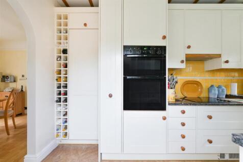 JOSEPHINE CLOSE (18).jpg