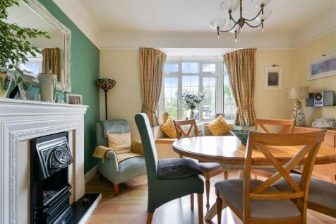 JOSEPHINE CLOSE (19).jpg