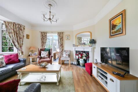 JOSEPHINE CLOSE (7).jpg