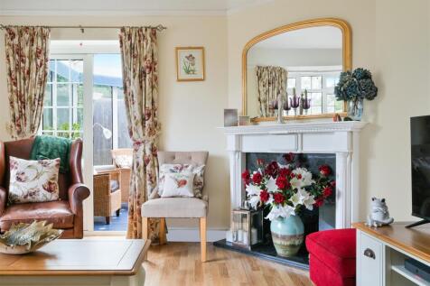 JOSEPHINE CLOSE (8).jpg