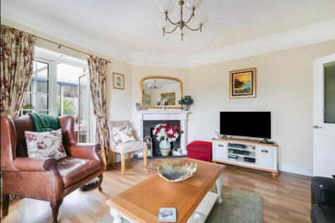 JOSEPHINE CLOSE (13).jpg