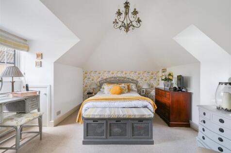 JOSEPHINE CLOSE (1).jpg