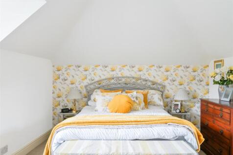 JOSEPHINE CLOSE (2).jpg