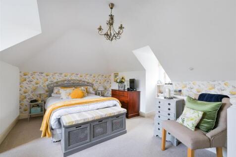 JOSEPHINE CLOSE (3).jpg