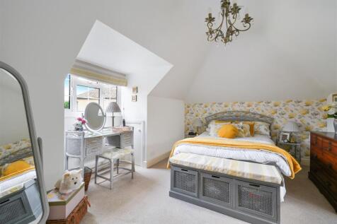 JOSEPHINE CLOSE (4).jpg