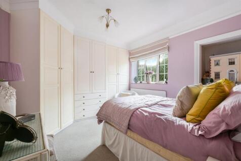 JOSEPHINE CLOSE (5).jpg