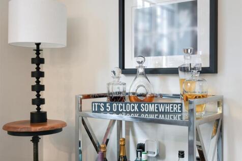 DE CLARE COURT (14).jpg