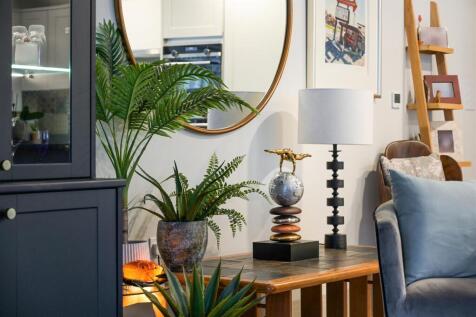 DE CLARE COURT (13).jpg