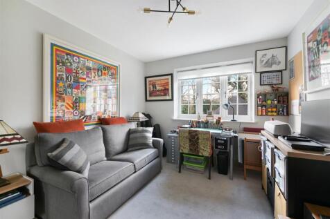 DE CLARE COURT (1).jpg