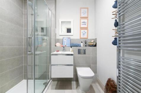 DE CLARE COURT (2).jpg