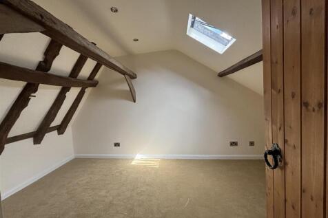TOP FLOOR BED BEAM.jpg