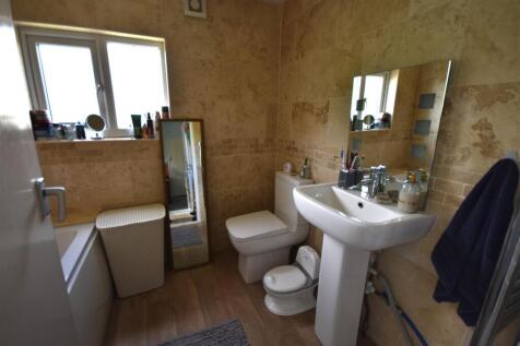 Bathroom.JPG