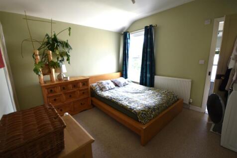 bedroom one.JPG