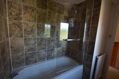 Bathroom (2).JPG
