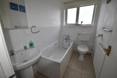 Bathroom.JPG