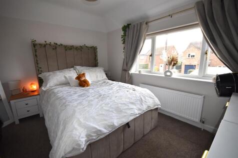master bedroom.JPG