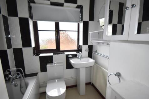 Bathroom.JPG