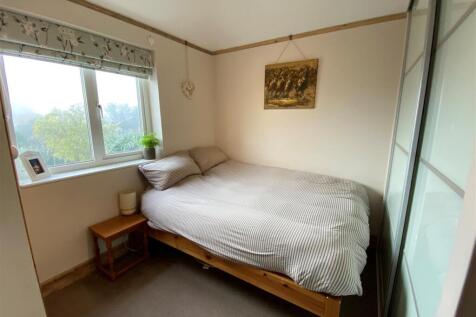 170 long road bedroom.jpg