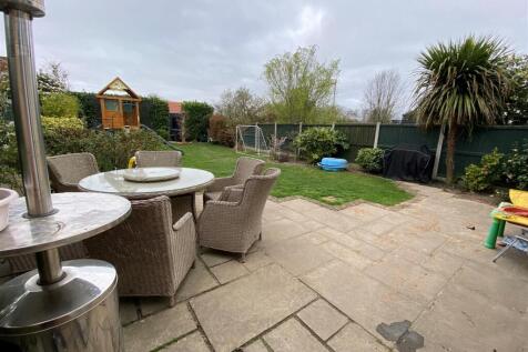 170 long road garden.jpg