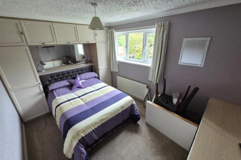 bed16.jpg