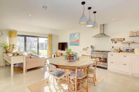 Kitchen/Dining/Fa...