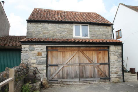 Detached barn / garage