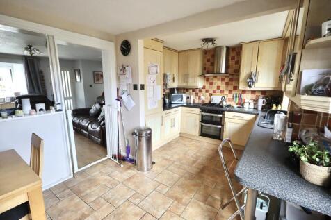 Kitchen dining room