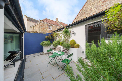 Rear courtyard