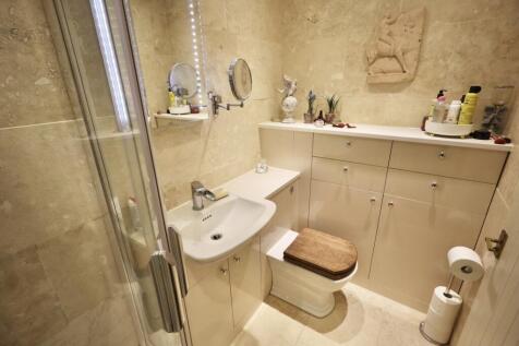 Ensuite shower room