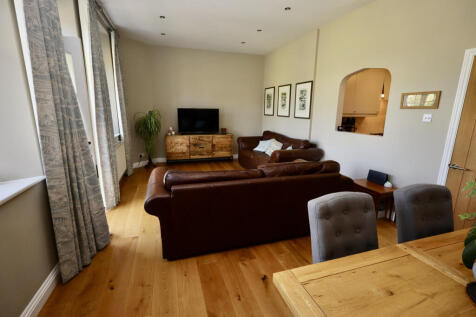 Sitting room diner