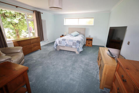 Principle bedroom