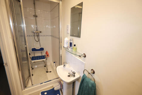Ensuite shower room