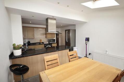 Kitchen dining room